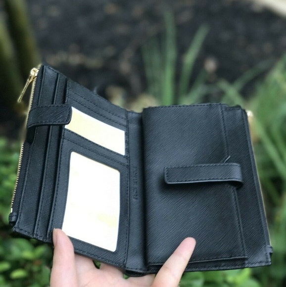 Michael Kors Jet Set Zip Wristlet Leather Wallet - Picture 5 of 5